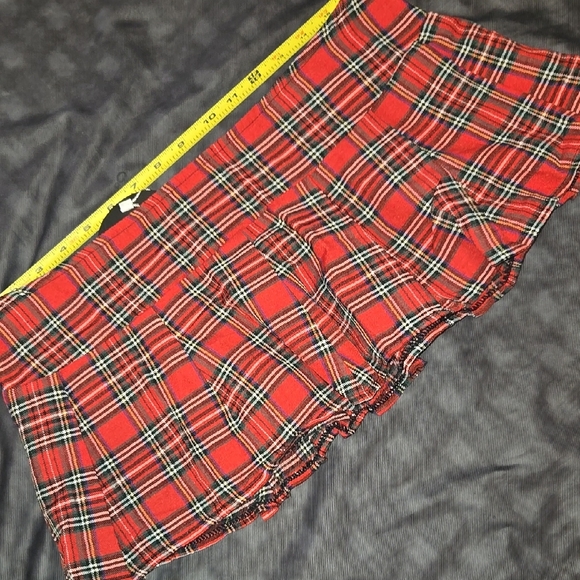 Red Plaid Mini Skirt- Size: Large (jr's) - Picture 7 of 7